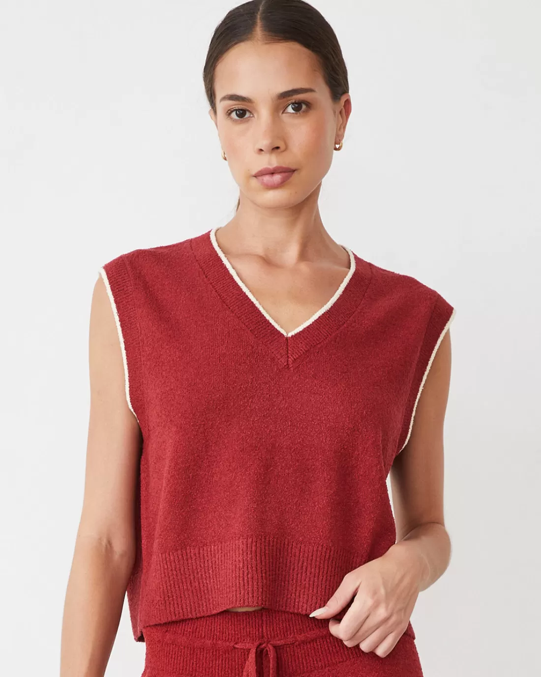 MONROW Travel Essentials | Sweaters*Boucle Knit V Neck Sweater Vest MAROON