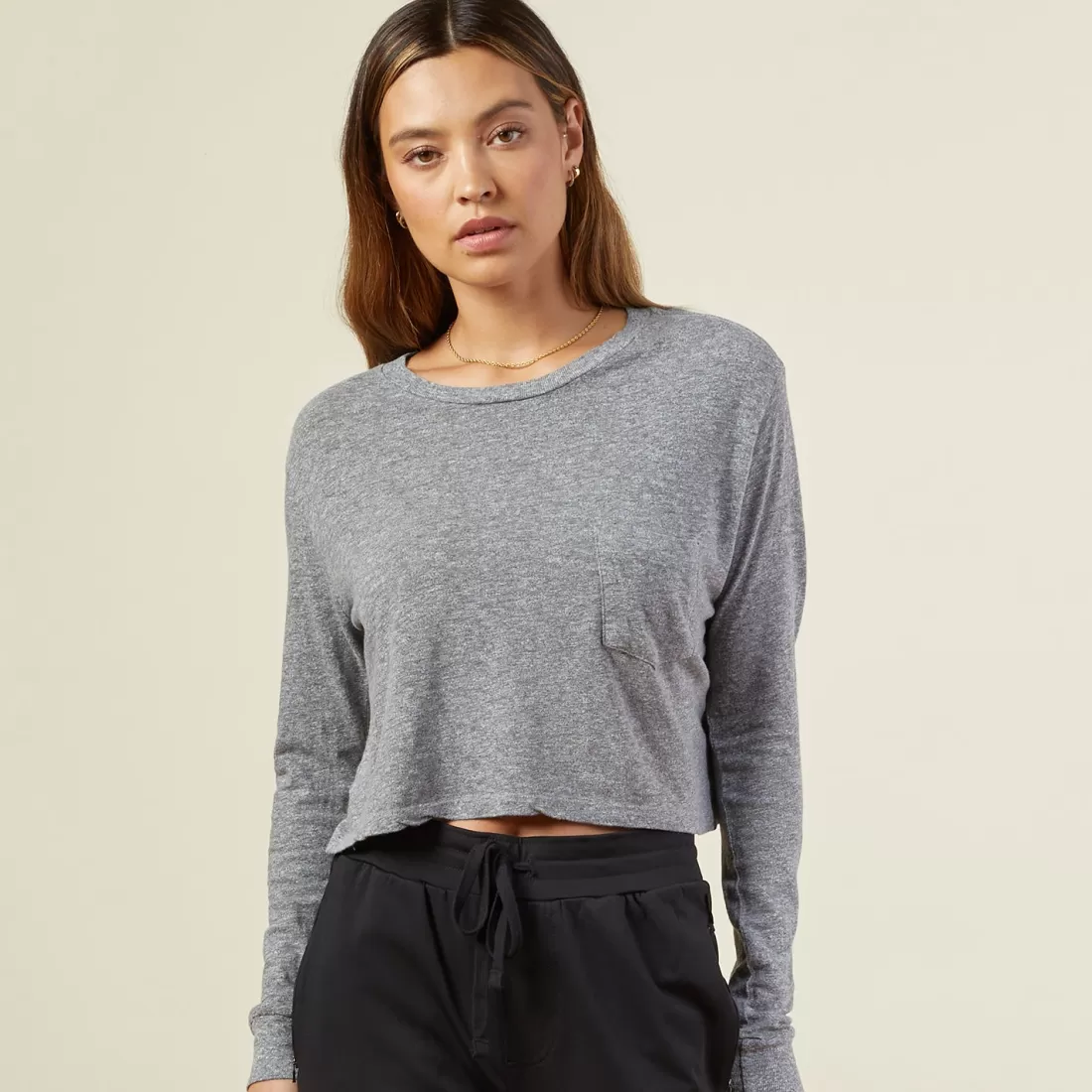 MONROW Tees*Cropped Long Sleeve Ex-Boyfriend Pocket Crew GRANITE