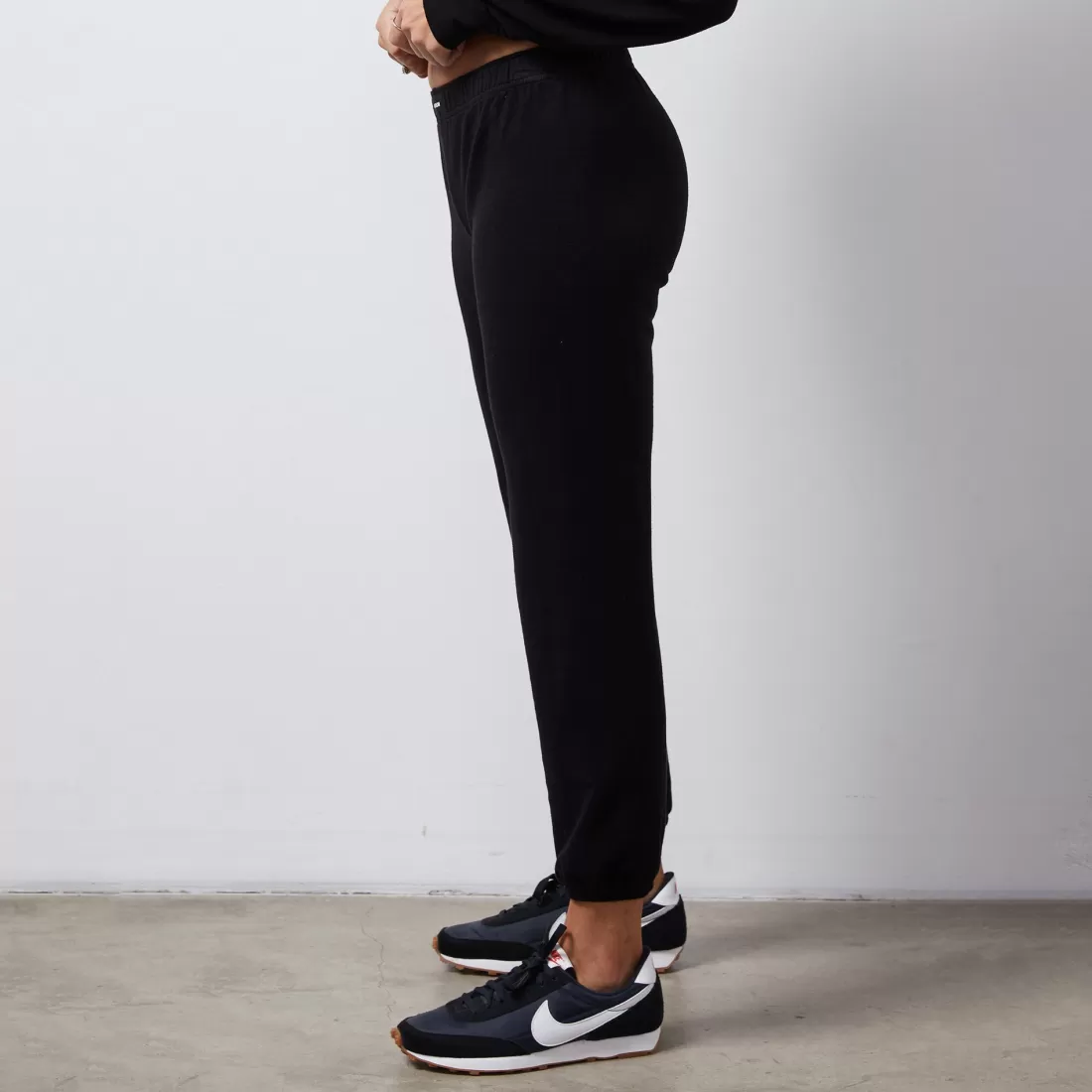 MONROW Sweats*French Terry Crop Elastic Waist Sweat BLACK
