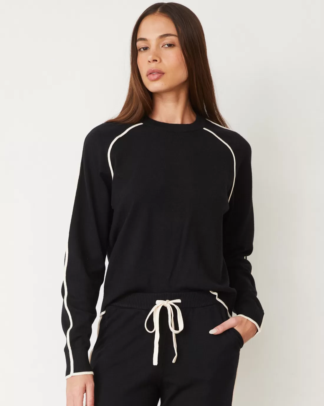MONROW Soft Knit | Travel Essentials*Lightknit Sweater With Contrast Piping BLACK