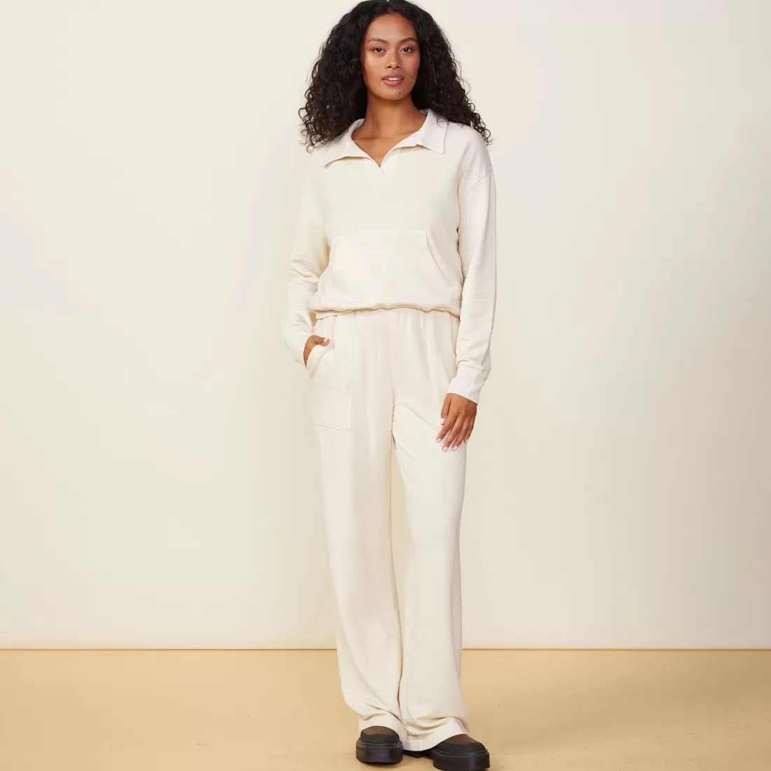 MONROW Sweats*Supersoft Fleece Patch Pocket Sweat OFFWHITE
